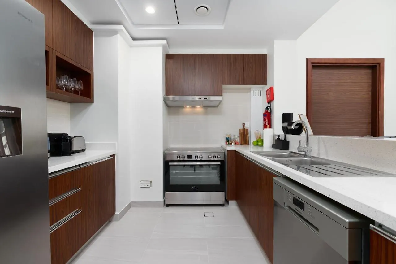 Apartment Ultimate Stay / 3 Beds / Gorgeous Frame And Park View / 250M From Metro / 1 Stop From World Trade Center Dubai